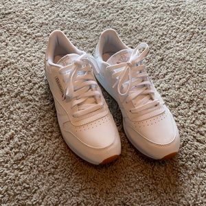 NWOT Reebok Classics